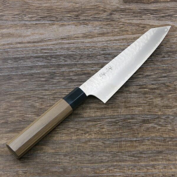 ステンレス系なのに鋭い切れ味が長続きする！V金10号を使用した包丁