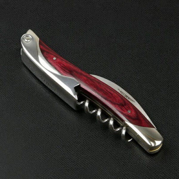 ソムリエナイフとは？ワインを開ける折り畳み式コルク抜き！当店では名入れも可能です